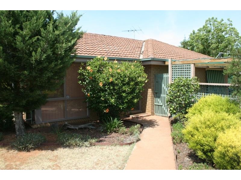 17 Wentworth Road MELTON SOUTH 3338, Melton South VIC 3338