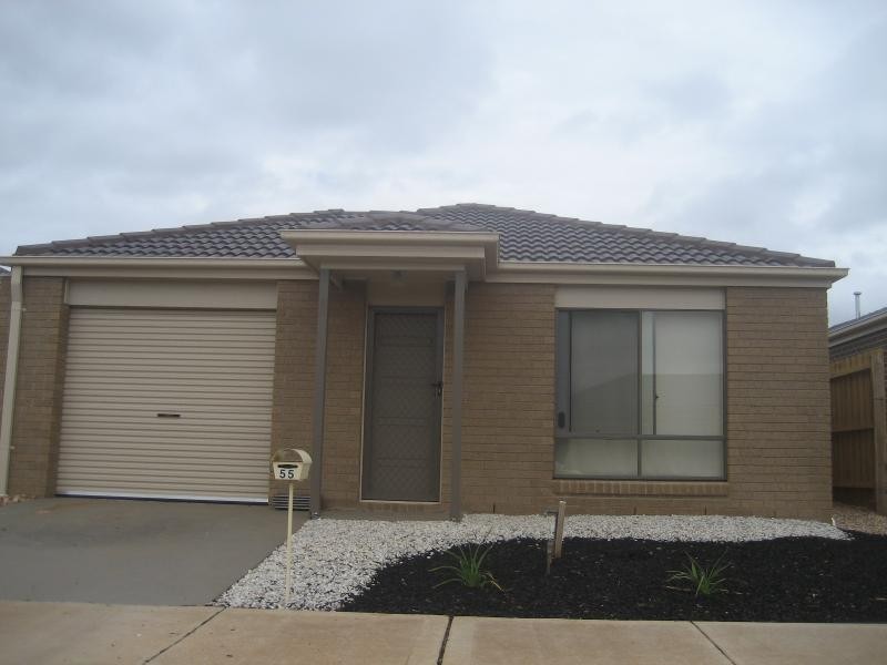 55 Peter Pan Crescent MELTON 3337, Melton VIC 3337