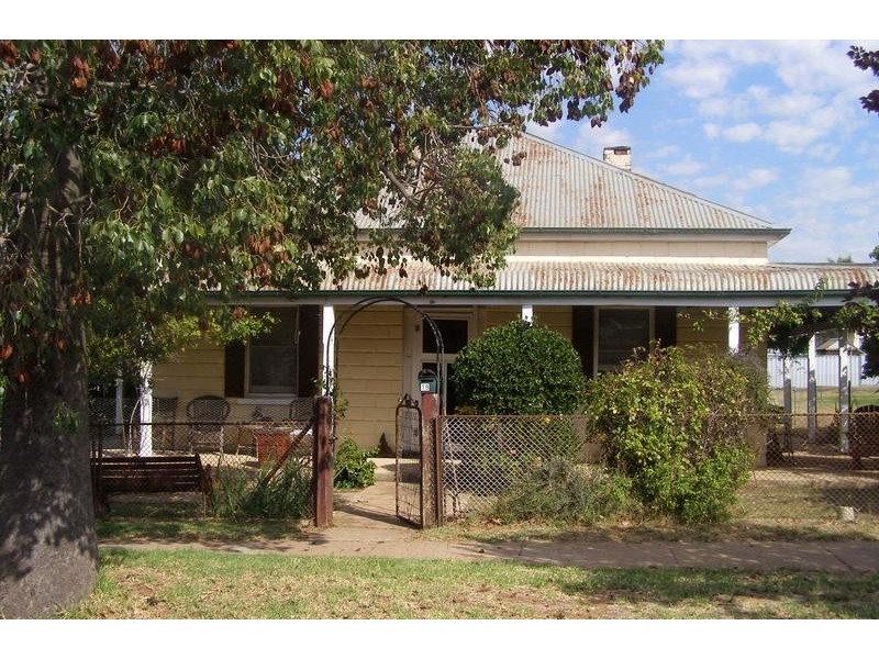 19 Derowie Street MANILDRA 2865, Manildra NSW 2865