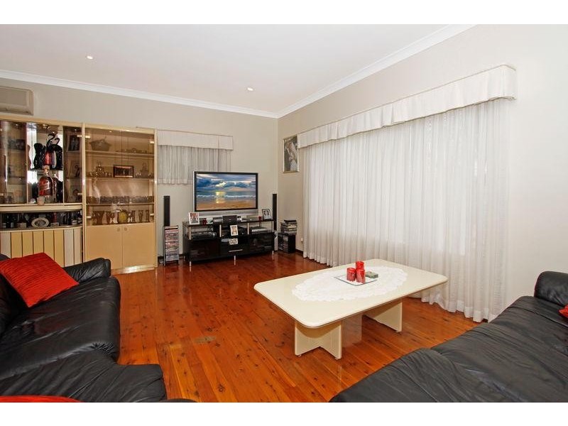 11 Anitra Avenue KAREELA 2232, Kareela NSW 2232