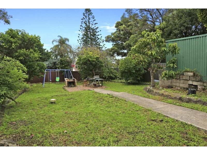 13 Easton Avenue SYLVANIA 2224, Sylvania NSW 2224