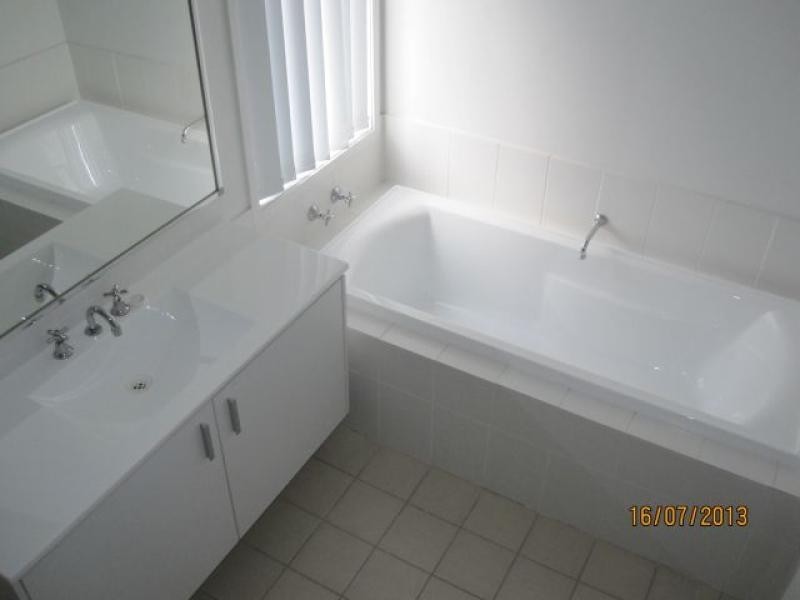 25 Minorca Circuit SPRING FARM 2570, Spring Farm NSW 2570