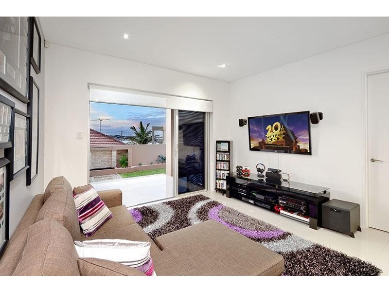 15 Yeran Street, Sylvania NSW 2224