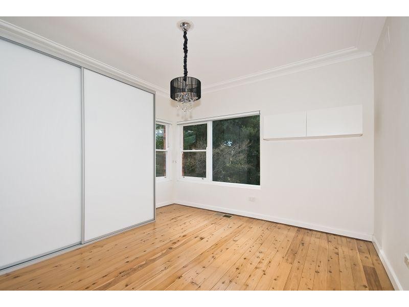 4 Lisbon Street, Sylvania NSW 2224