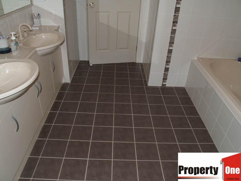 5 Orsova Parade, Orient Point NSW 2540