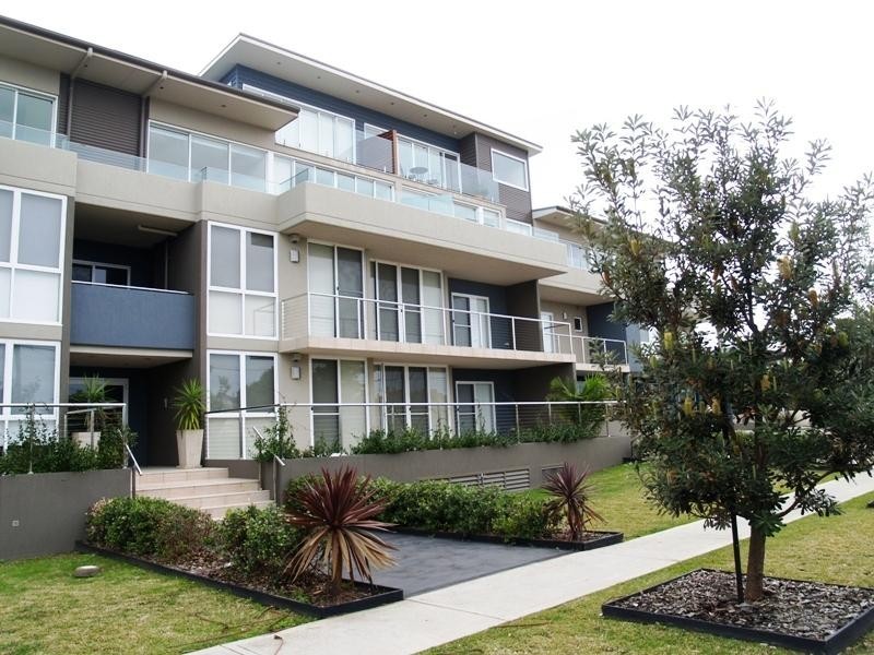 2/114 Quay  Road, Callala Beach NSW 2540
