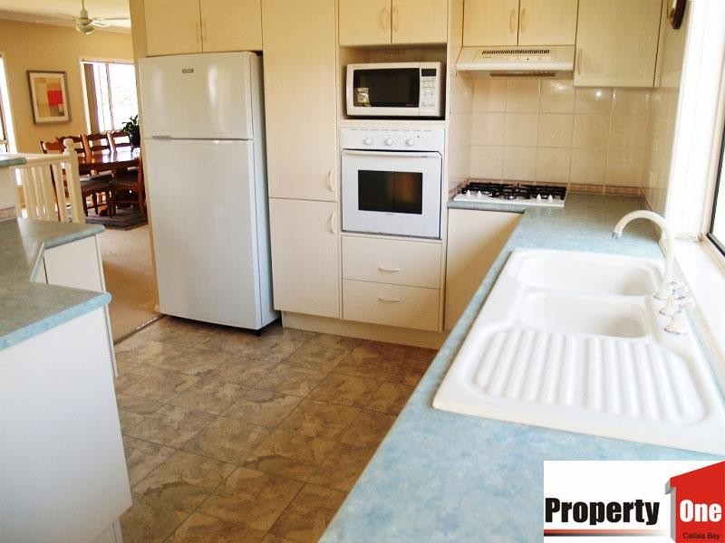 2 Sir Henry Crescent, Callala Beach NSW 2540