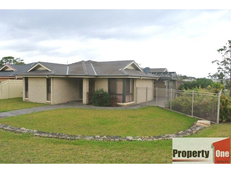 8 Gowlland Crescent, Callala Bay NSW 2540