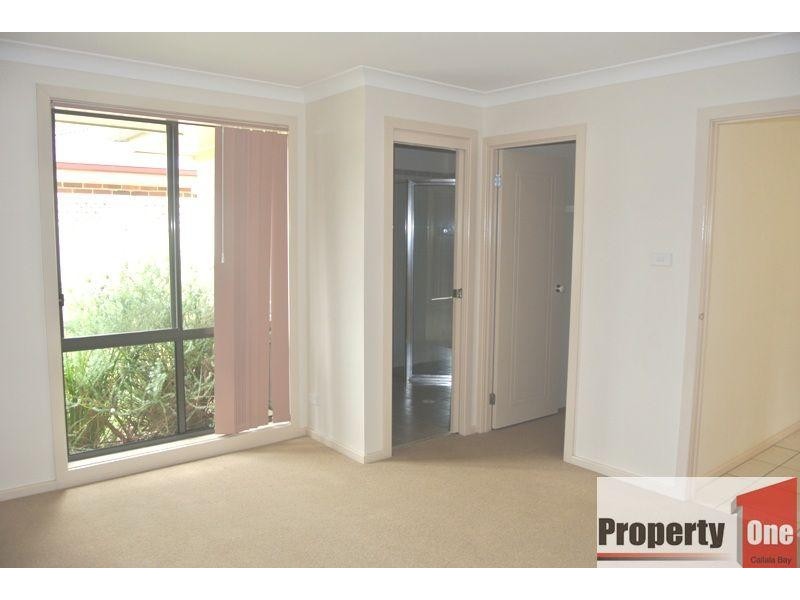 8 Gowlland Crescent, Callala Bay NSW 2540