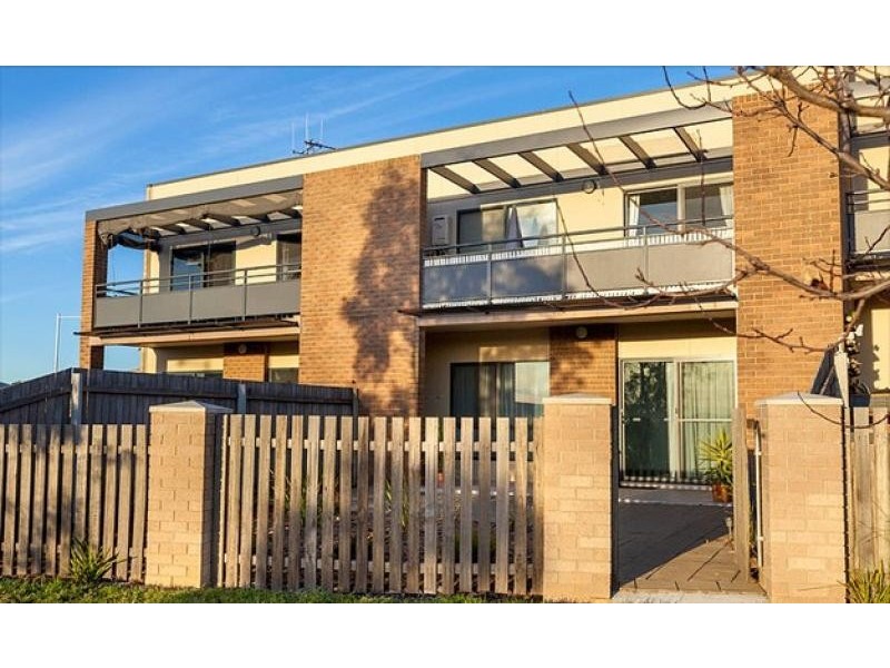 5/4 Jeff Snell Crescent, Dunlop ACT 2615
