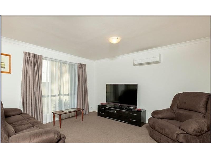 5/4 Jeff Snell Crescent, Dunlop ACT 2615