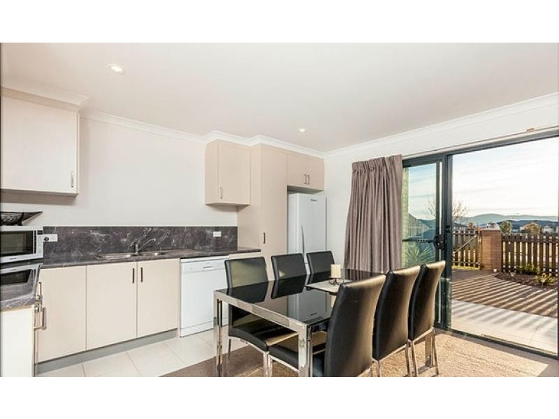 5/4 Jeff Snell Crescent, Dunlop ACT 2615