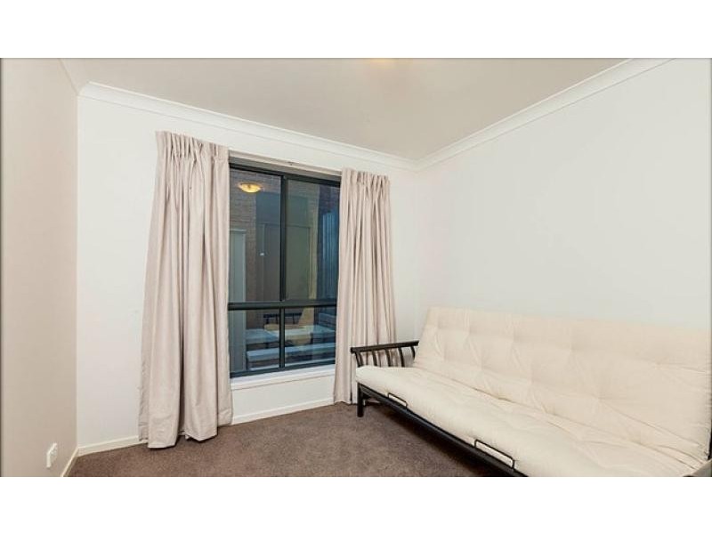 5/4 Jeff Snell Crescent, Dunlop ACT 2615