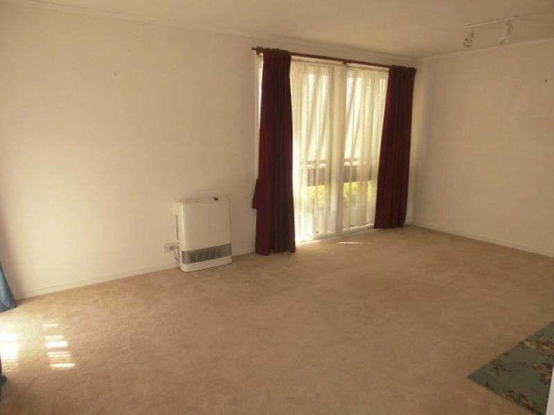 112 Bacchus Circuit, Kambah ACT 2902