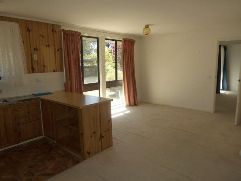 112 Bacchus Circuit, Kambah ACT 2902
