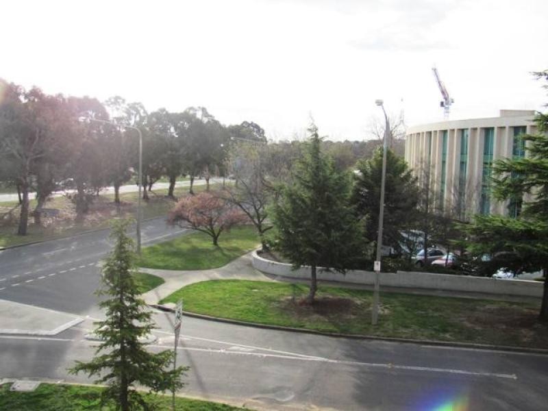 10/10 Dominion Circuit, Forrest ACT 2603