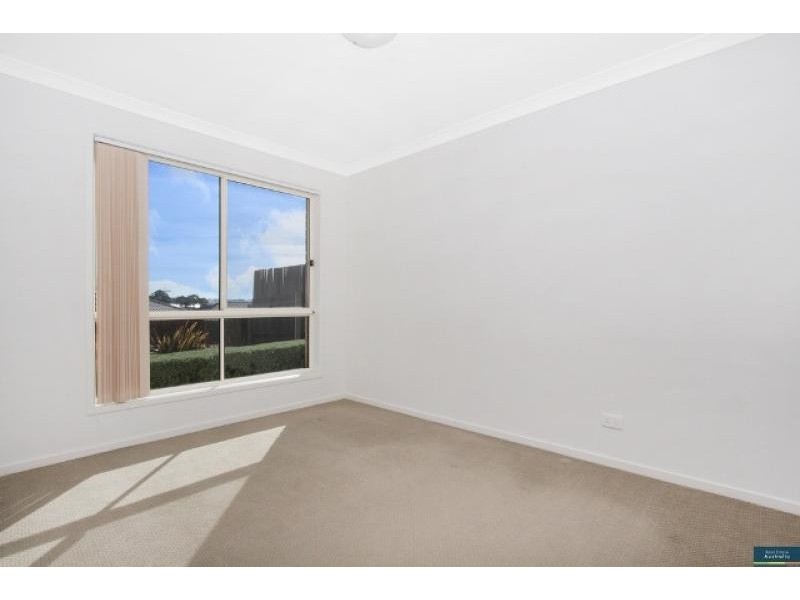 5/85 MacFarlane Burnett  Circuit, Macgregor ACT 2615