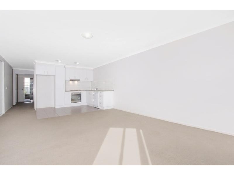 5/85 MacFarlane Burnett  Circuit, Macgregor ACT 2615