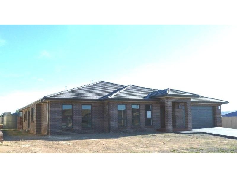 16 Larmer Street BUNGENDORE 2621, Bungendore NSW 2621