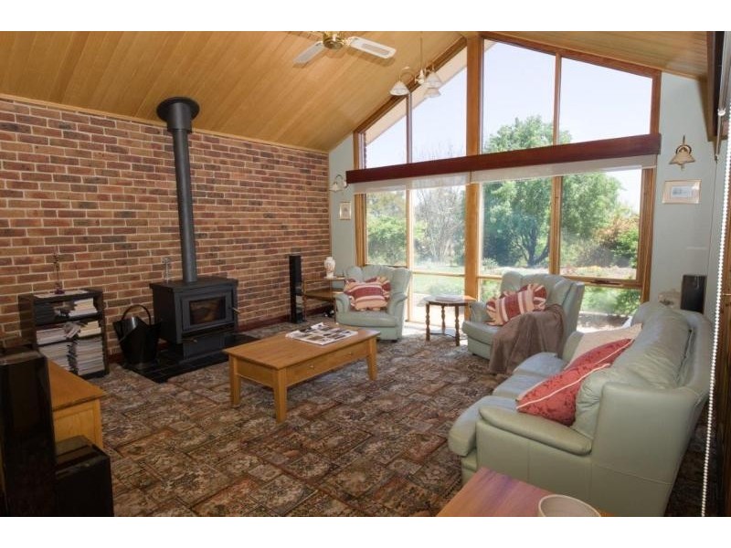 1696 Bungendore Road, Bywong NSW 2621