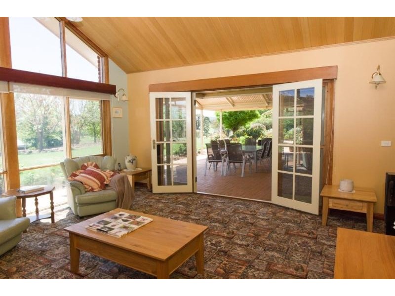 1696 Bungendore Road, Bywong NSW 2621