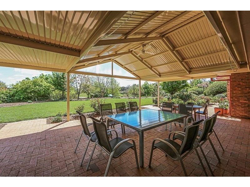 1696 Bungendore Road, Bywong NSW 2621