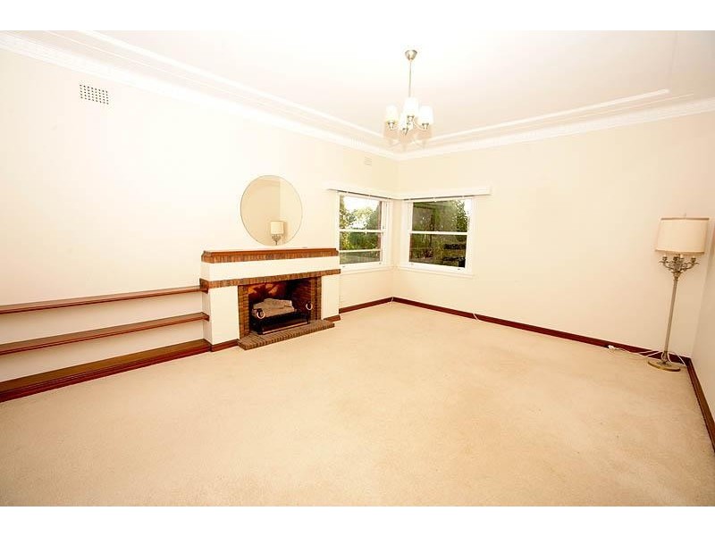 19 Fifth Avenue DENISTONE 2114, Denistone NSW 2114