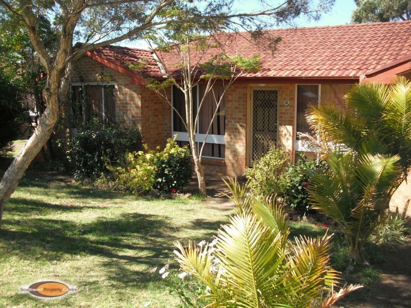 5 Karrabul Road, St Helens Park NSW 2560