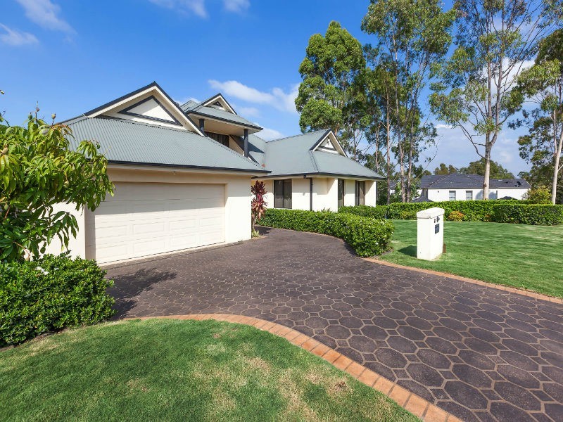 Macquarie Links NSW 2565