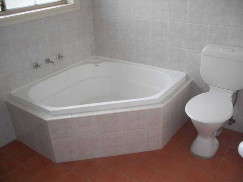 38b Fullerton Circuit, St Helens Park NSW 2560