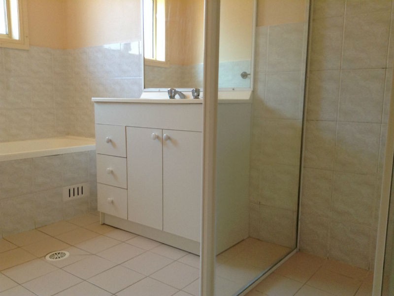 43 Potoroo Avenue, St Helens Park NSW 2560