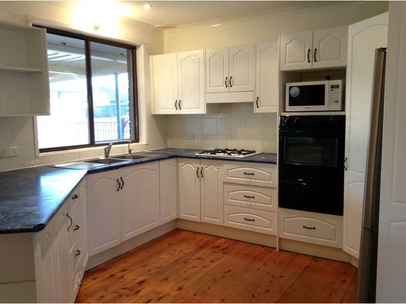 1 Lillas Place, Minto NSW 2566