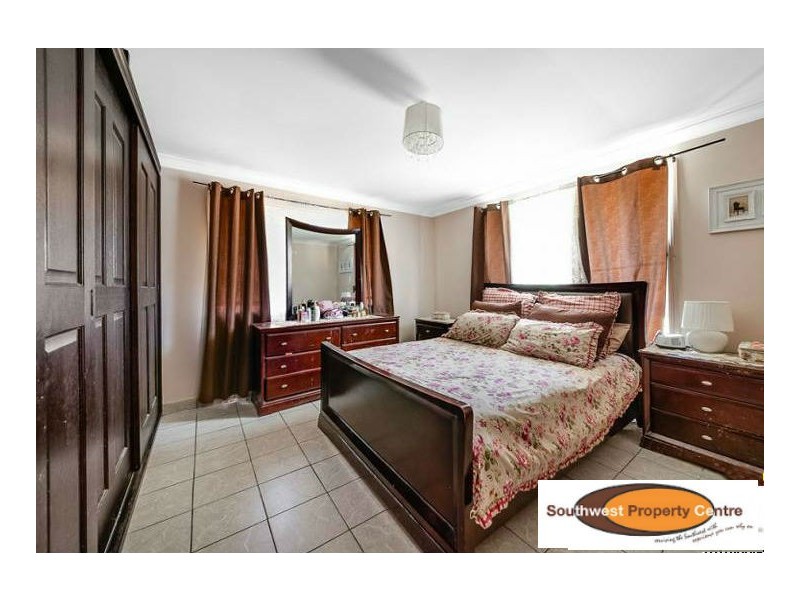 77 St Helens Park Drive, St Helens Park NSW 2560