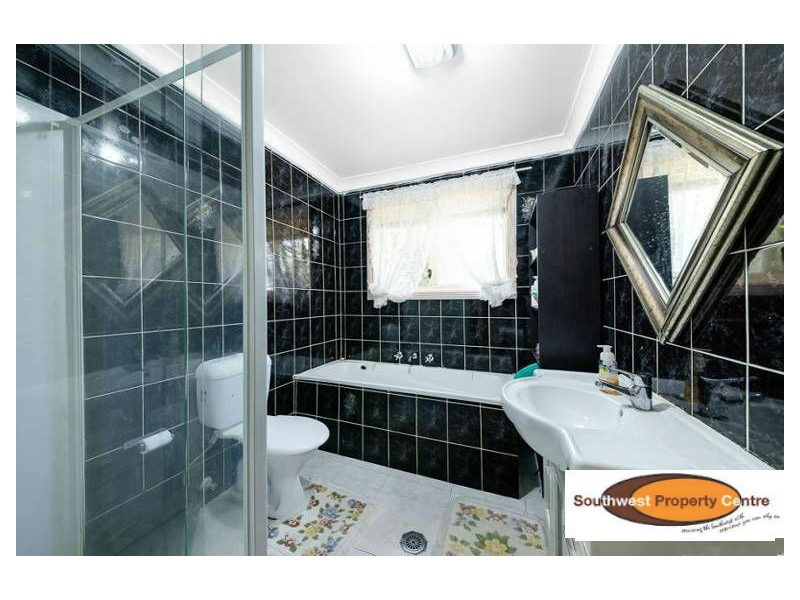 77 St Helens Park Drive, St Helens Park NSW 2560