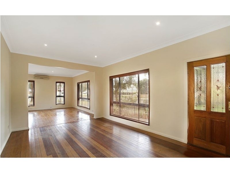37 Fields Road, Macquarie Fields NSW 2564