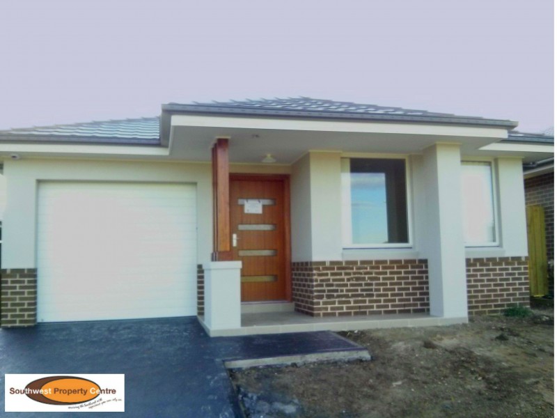 11 Oates Place, Spring Farm NSW 2570