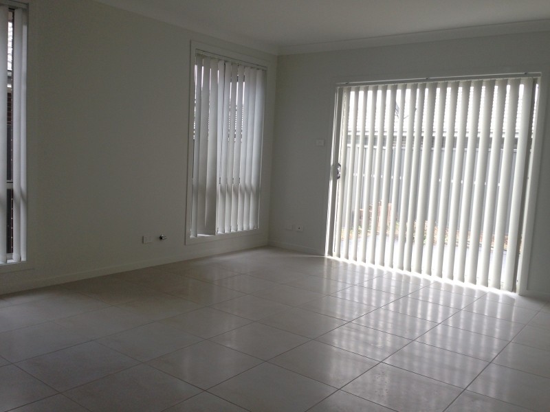 11 Oates Place, Spring Farm NSW 2570