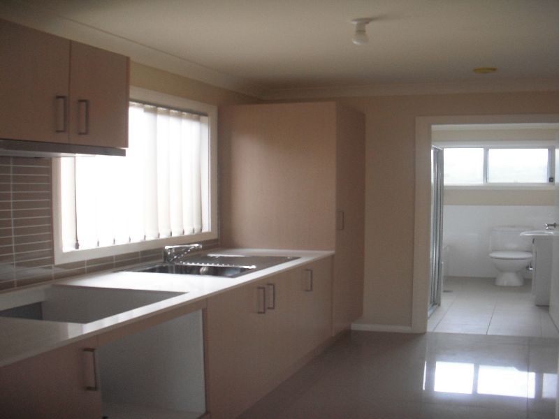 2a Alonso Close, Rosemeadow NSW 2560