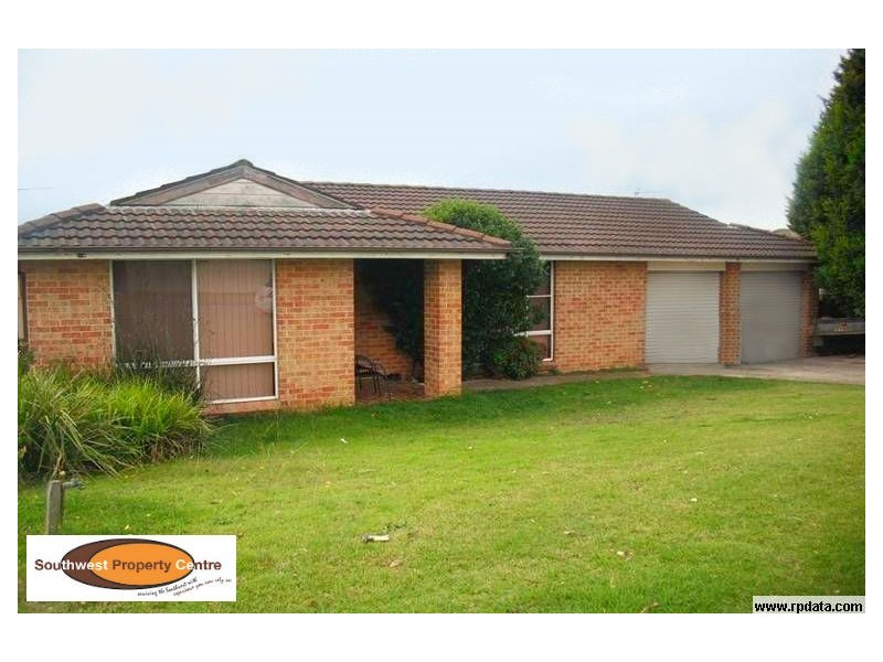 14 glendower street, Rosemeadow NSW 2560