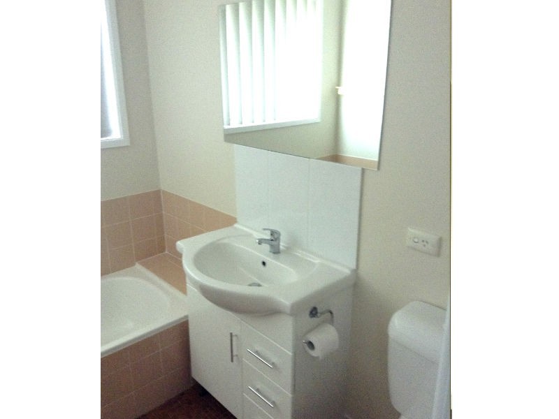 2/28 Spinebill Place, Ingleburn NSW 2565