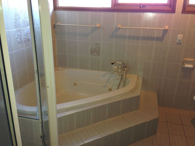 3 Jarndyce Avenue, Ambarvale NSW 2560