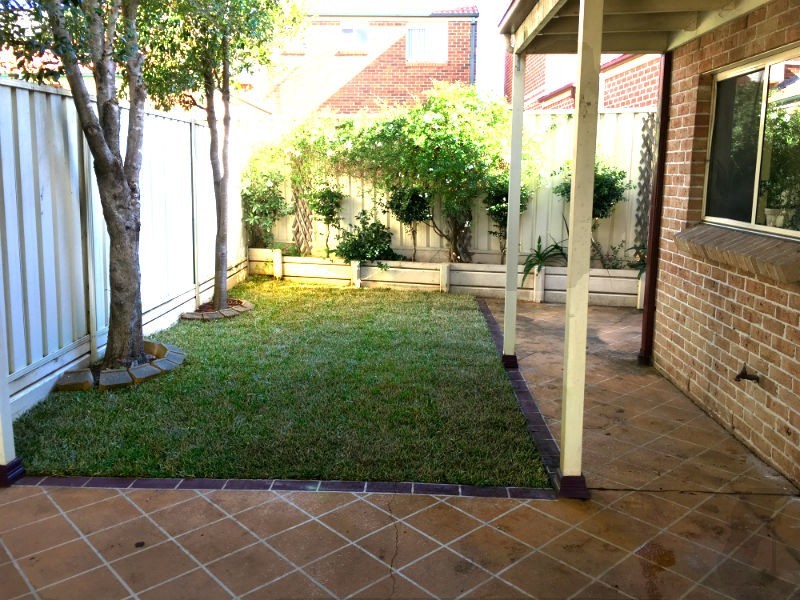 4 Owen Stanley, Mount Annan NSW 2567