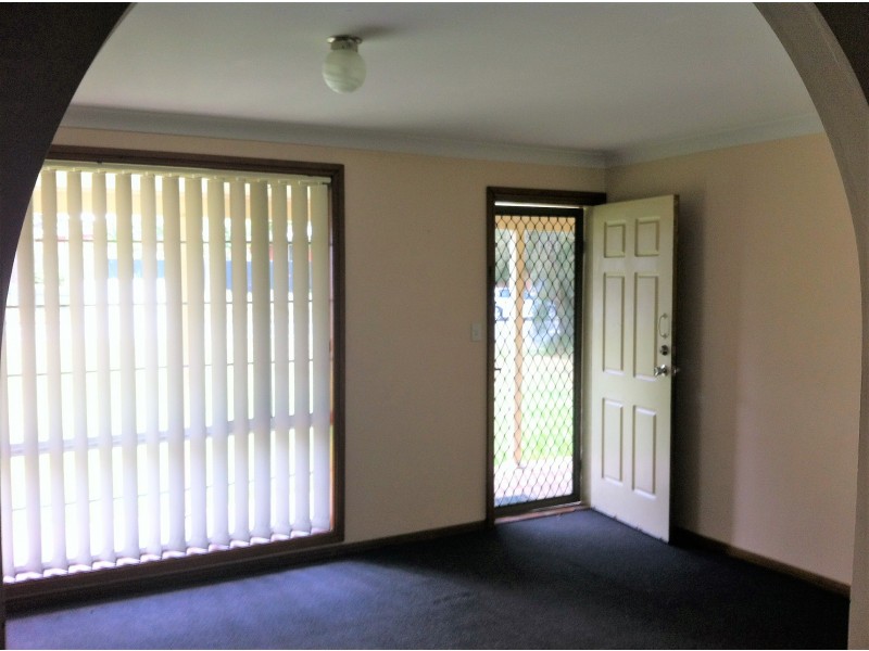 13 Greengate Road, St Helens Park NSW 2560