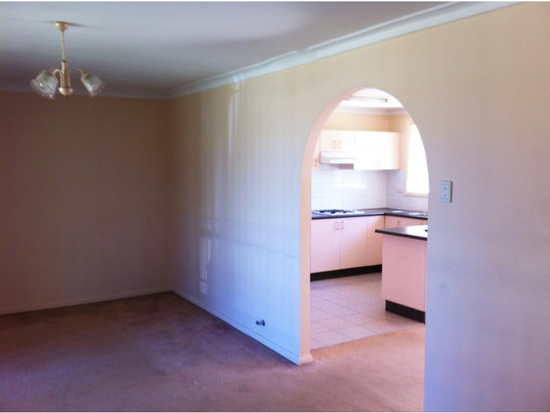 47 Potoroo Avenue, St Helens Park NSW 2560