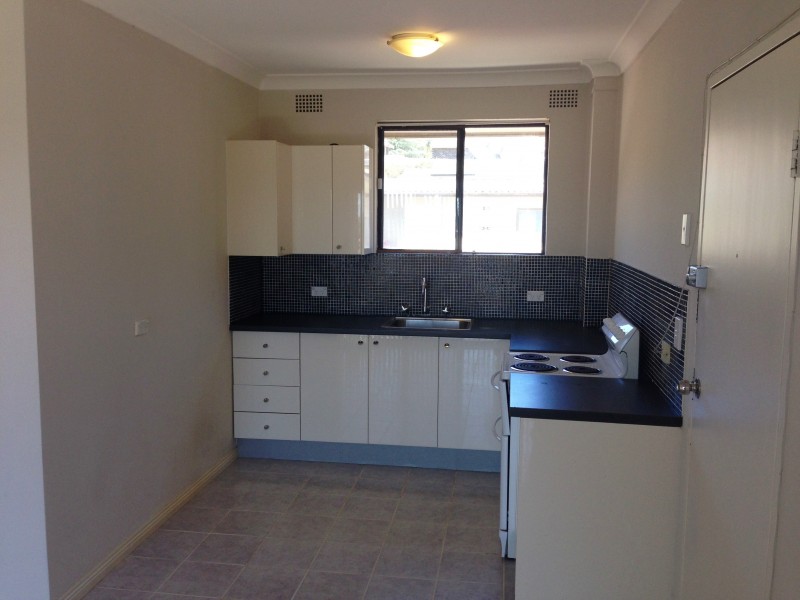 4/18 Sturt Street, Campbelltown NSW 2560