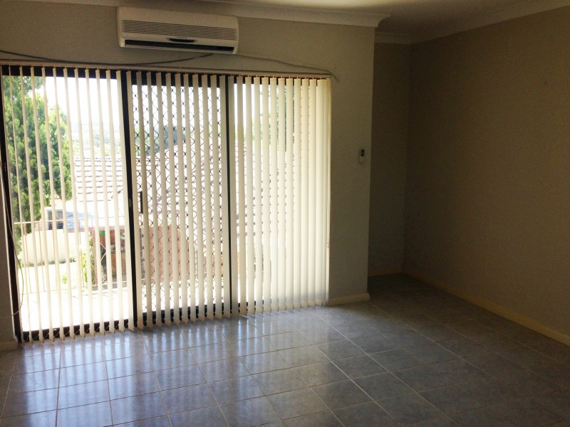 4/18 Sturt Street, Campbelltown NSW 2560