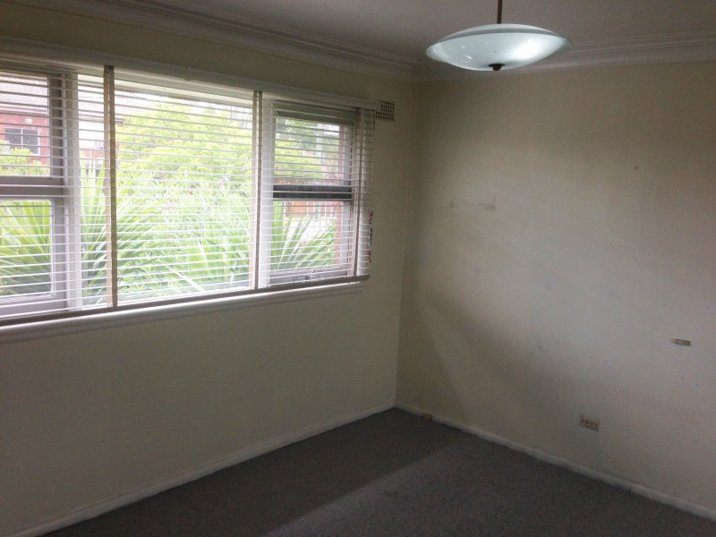 1 Foreman Street, Glenfield NSW 2167