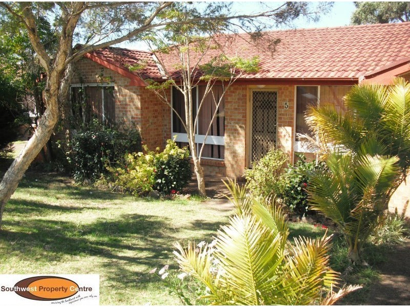 5 Karrabul Road, St Helens Park NSW 2560