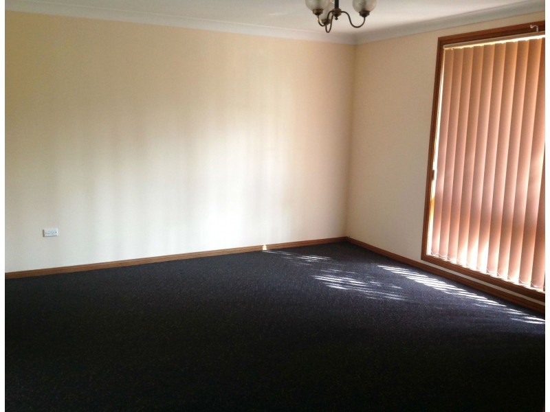 5 Karrabul Road, St Helens Park NSW 2560