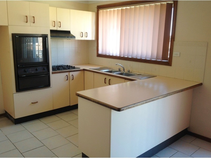 5 Karrabul Road, St Helens Park NSW 2560